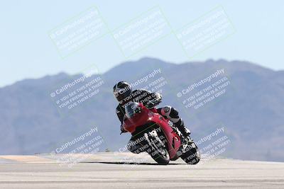 media/Oct-13-2025-Moto Forza (Mon) [[a66d839500]]/3-B Group/Session 4 (Turn 9)/
